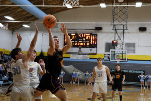 Warriors battle past Cumberland for road win