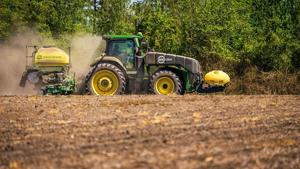 John Deere agrees to 10-year right-to-repair settlement