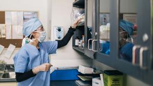 Religious, medical professionals challenge Illinois doctor-assisted death law
