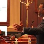 Chicago mayor to stay involved in Bears talks