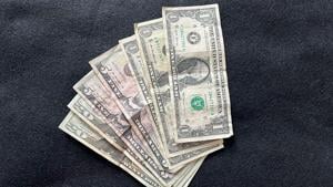 Everyday Economics: Consumers are still spending. They’re looking for a better deal.