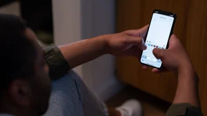 Analyst: School phone bans fail to address deeper issues