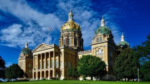 Iowans to vote on income tax initiative