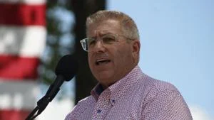 Former House GOP leader endorses Pritzker, Bailey critical of retired top-dog